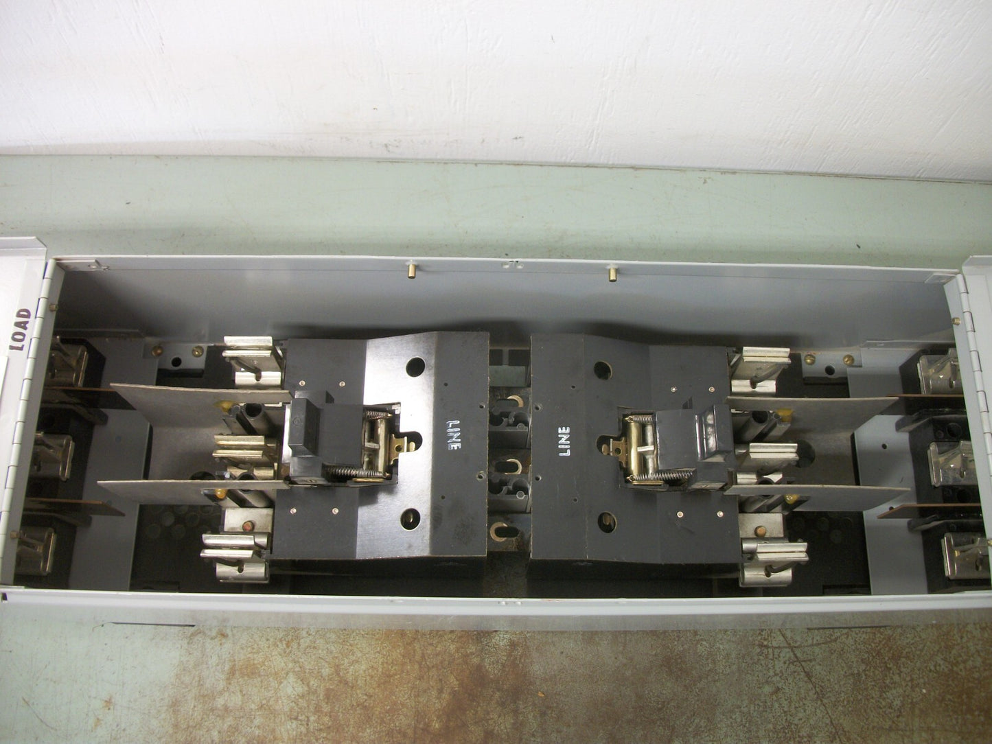 WESTINGHOUSE FUSIBLE PANELBOARD BRANCH SWITCH FDPWT3244R 200AMP 240VOLT 3POLE