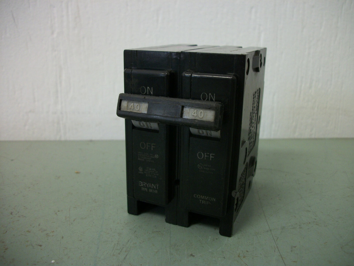 BRYANT BR CIRCUIT BREAKER BR240 40AMP 240VOLT 2POLE