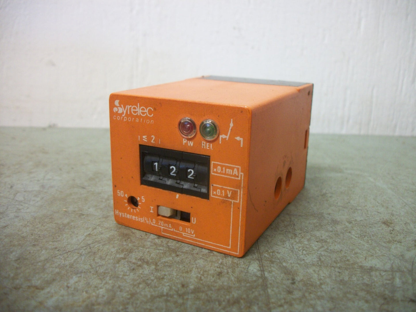 SYRELEC CURRENT/VOLTAGE RELAY LMR 110VOLT