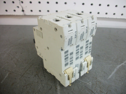 MERLIN GERIN MULTI 9 C60N MINI CIRCUIT BREAKER MG17466 15AMP 480VOLT 3POLE