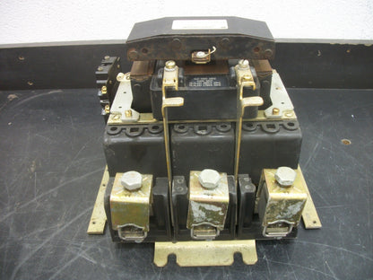 GE 300AMP 3POLE LIGHTING CONTACTOR CR360L71304TLAE 480VCOIL 600VOLT