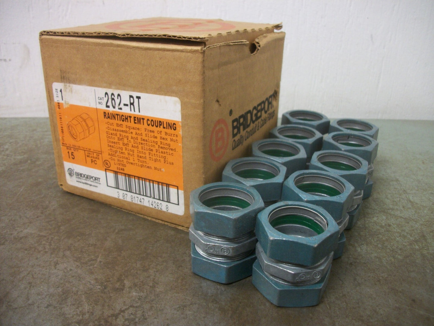 BRIDGEPORT BOX OF 10 1" RAINTIGHT EMT COUPLINGS 262-RT NIB