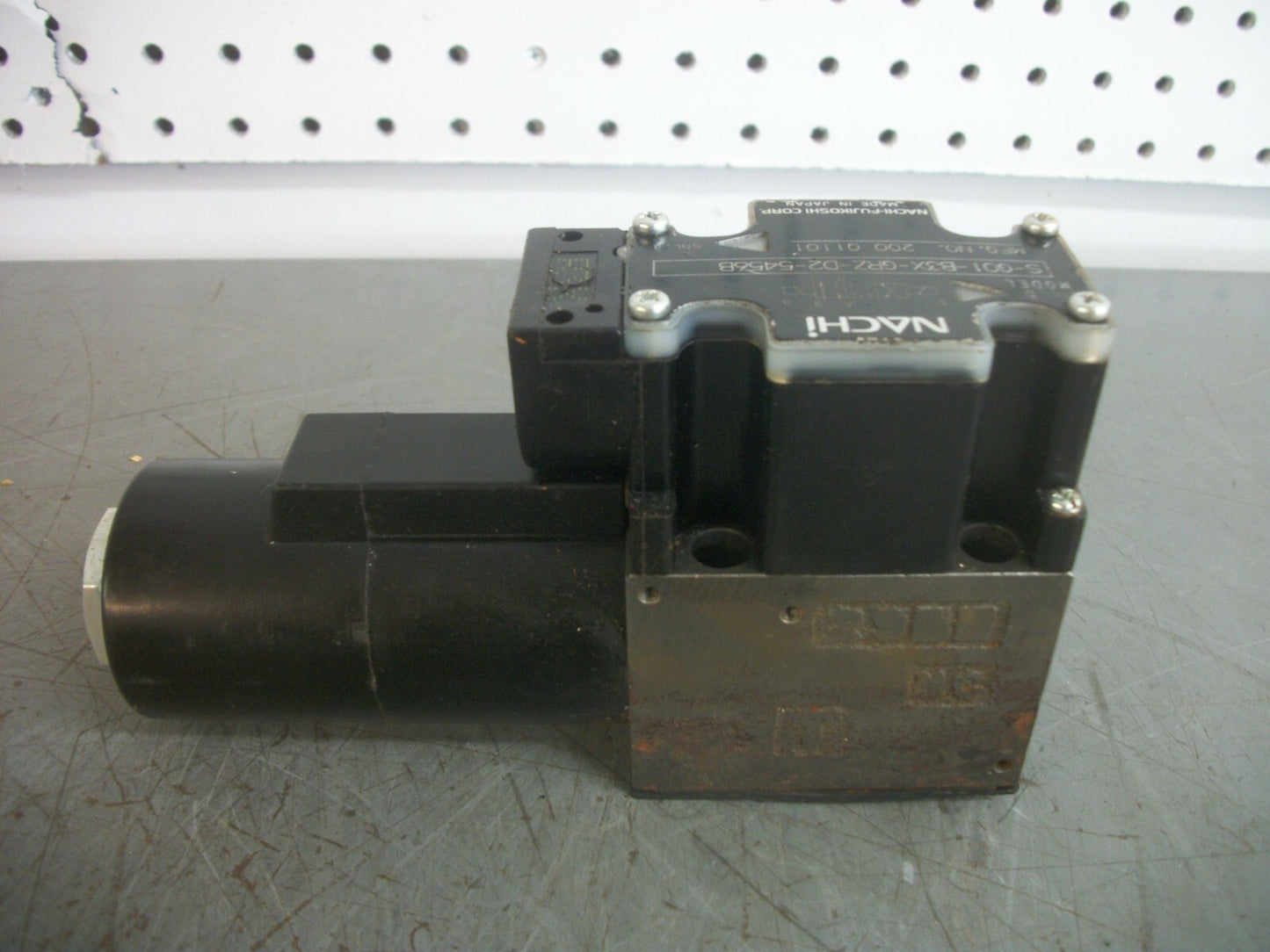 NACHI DIRECTIONAL CONTROL SOLENOID VALVE S-G01-B3X-GRZ-D2-5456B NOB
