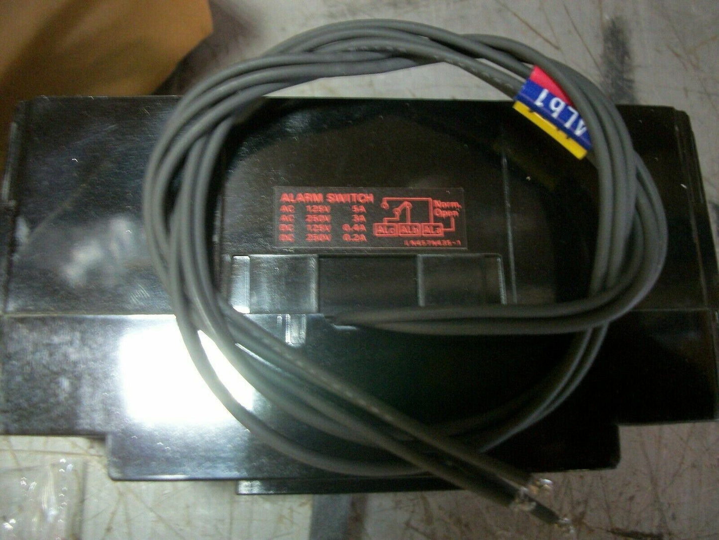 MITSUBISHI NO-FUSE CIRCUIT BREAKER NF30-SS 3AMP 600VOLT 2POLE W/ALARM SWITCH NIB