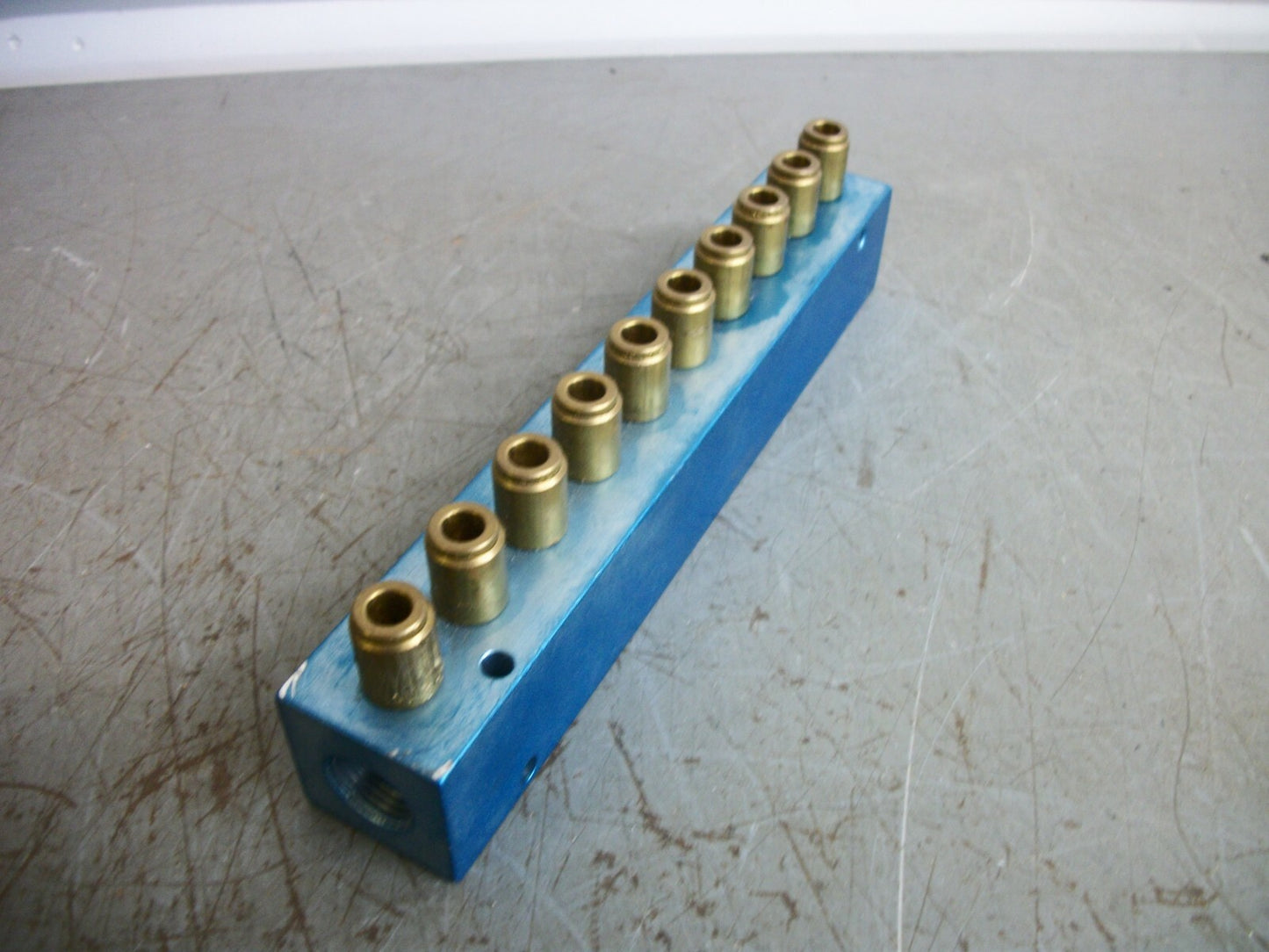 ALKON SERIES MQ 10-PORT PNEUMATIC MANIFOLD MQ22-4X6-10