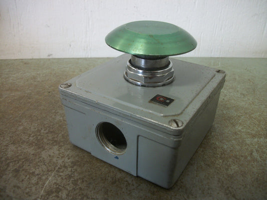 CUTLER-HAMMER GREEN MOMENTARY JUMBO MUSHROOM PUSHBUTTON 10250T33G