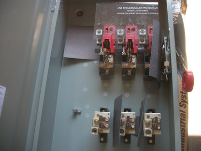 CUTLER-HAMMER DISCONNECT TYPE 3R DH364FRK 200AMP 600VOLT 3POLE FUSIBLE NIB