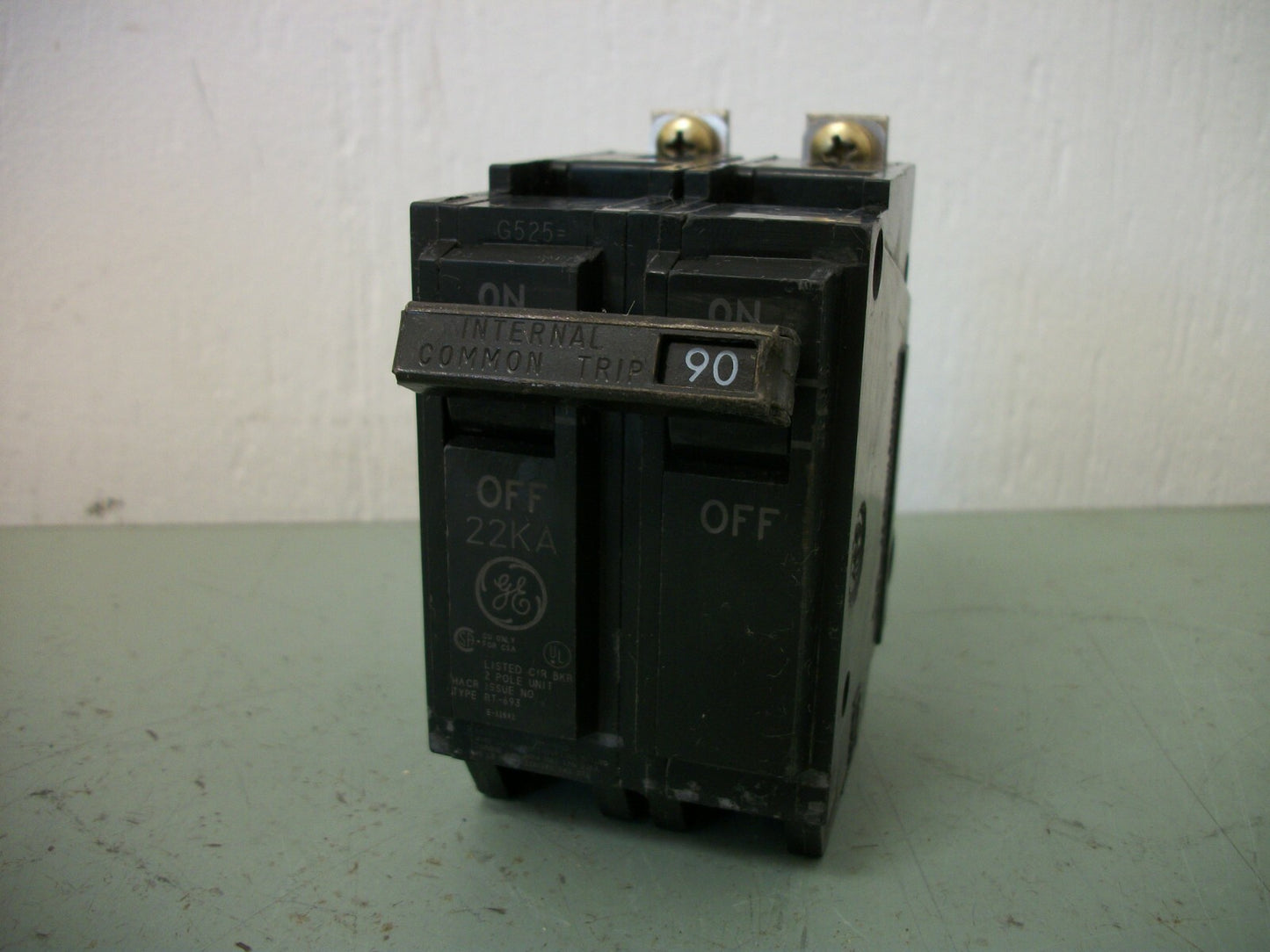 GE THHQB CIRCUIT BREAKER THHQB2190 90AMP 240VOLT 2POLE 22kA