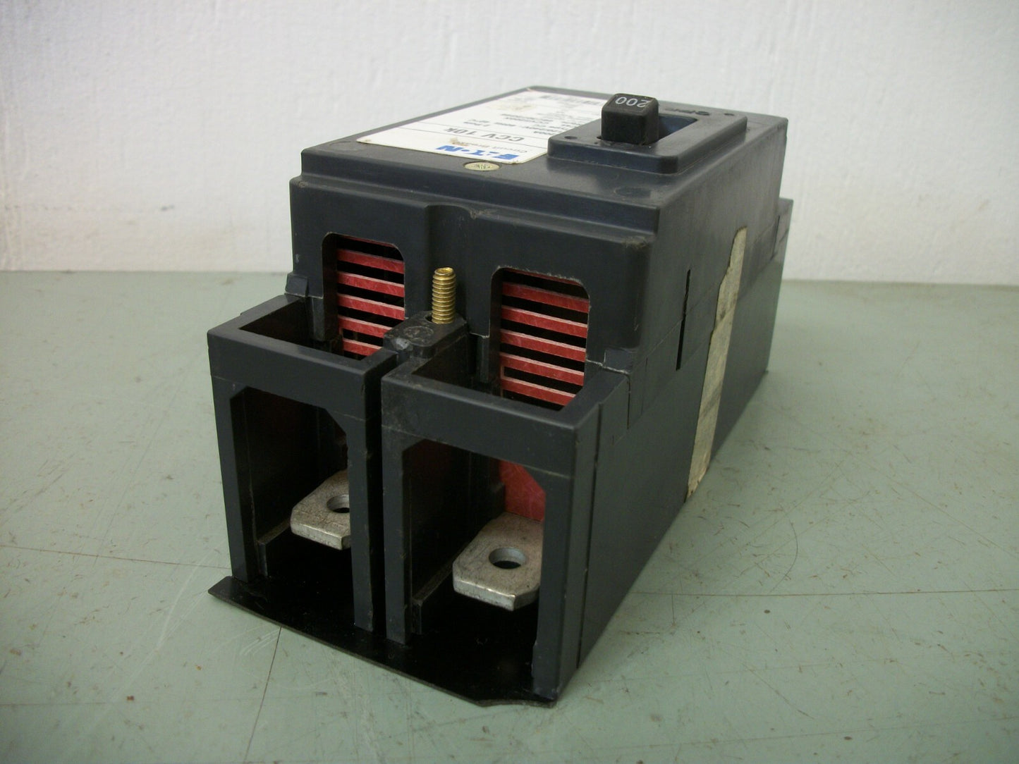 CUTLER-HAMMER CCV CIRCUIT BREAKER CCV2200X 200AMP 240VOLT 2POLE NOB