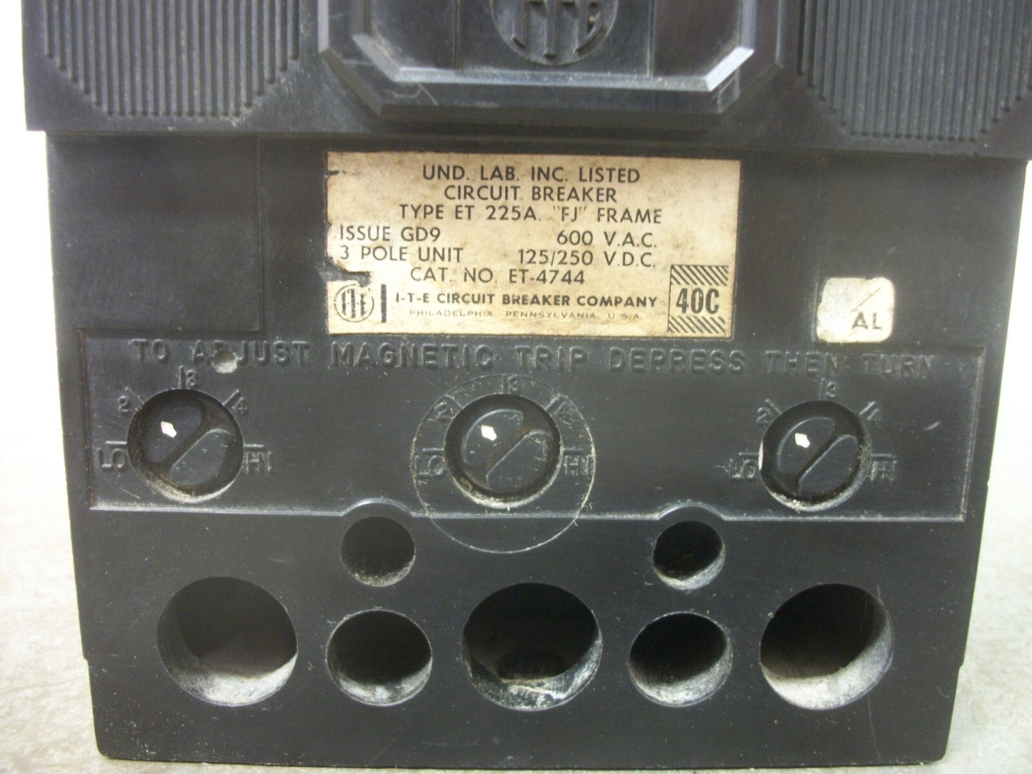 SIEMENS ITE ET-225A FJ CIRCUIT BREAKER ET-4744 150AMP 600VOLT 3POLE