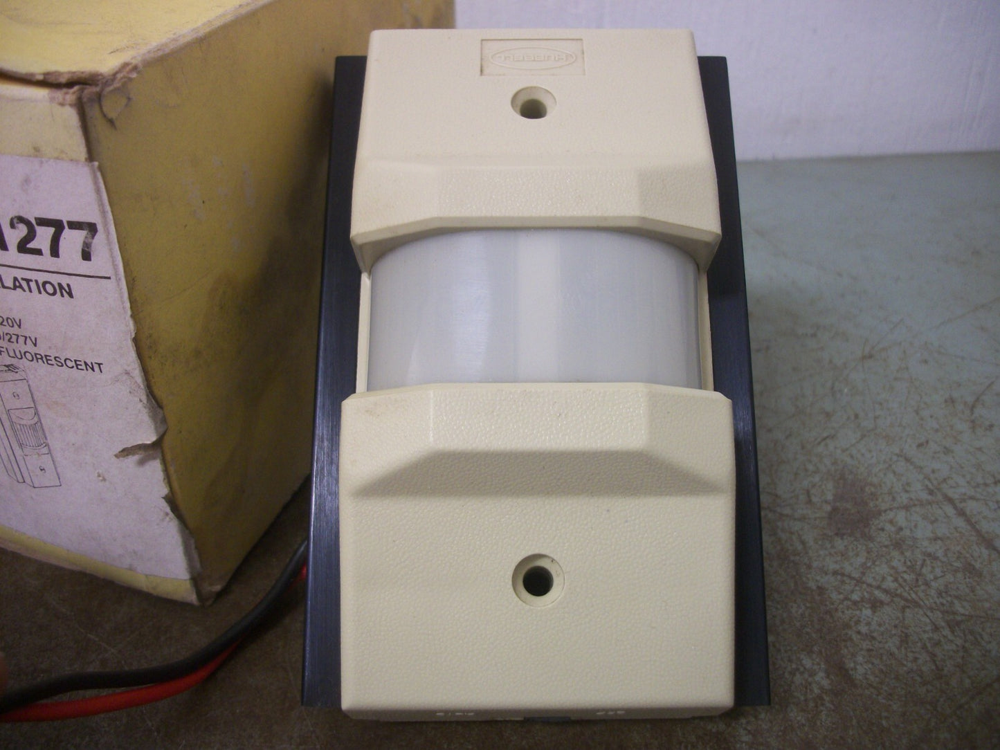 HUBBELL H-MOSS WALL SWITCH SENSOR WSS-1277 800/1200W 120/277VOLT NIB