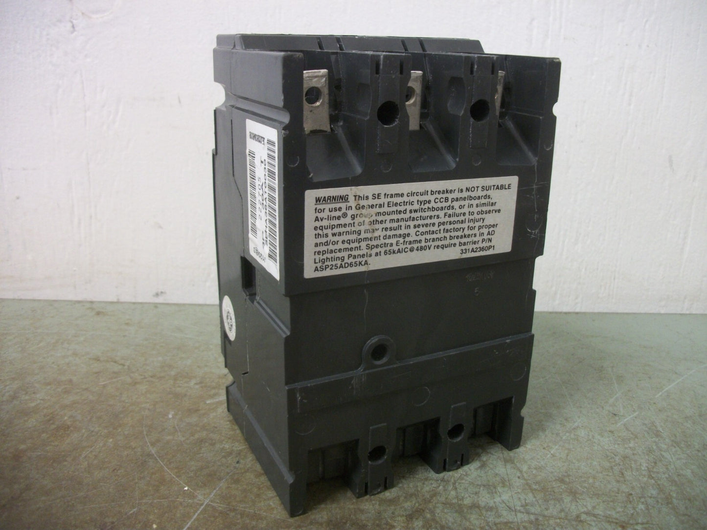 GE SPECTRA SEHA CIRCUIT BREAKER SEHA36AT0030 30AMP 600VOLT 3POLE W/15A TRIP