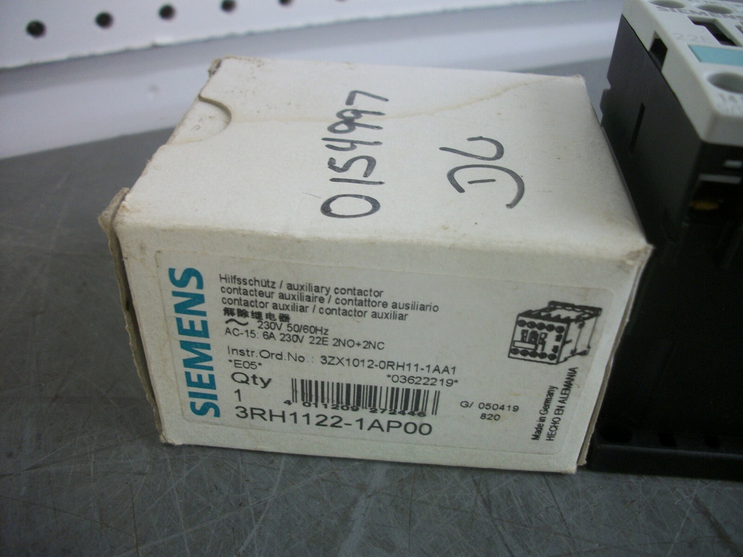SIEMENS AUXILIARY CONTACTOR 3RH1122-1AP00 10AMP 230VCOIL NIB