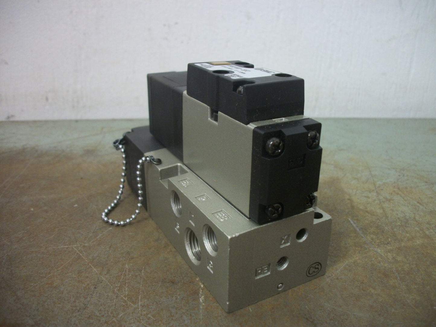 SMC SOLENOID VALVE VFS2100-5FZ 0.1-1.0MPa 26VCOIL NOB