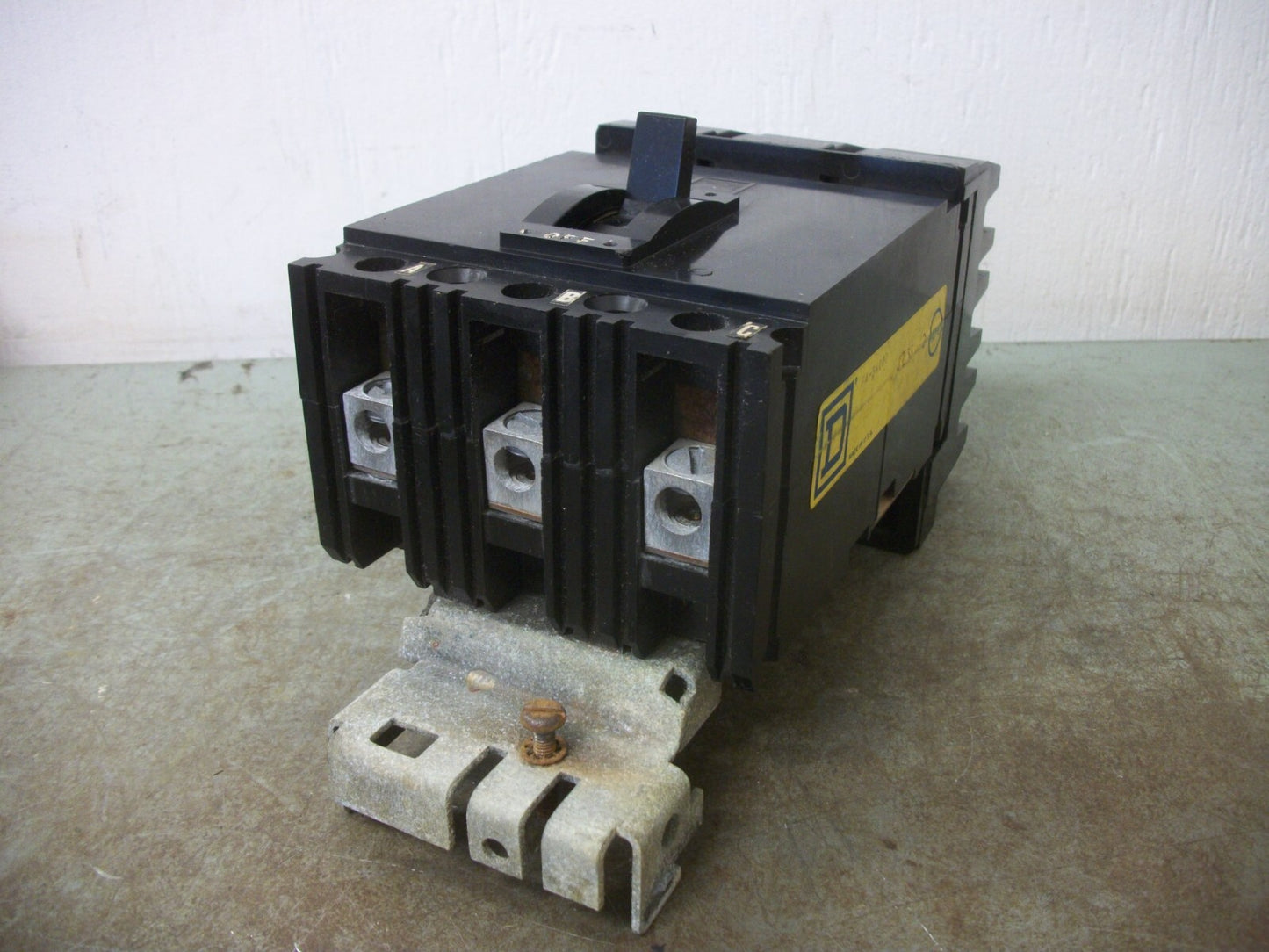 SQUARE D I-LINE FA CIRCUIT BREAKER FA34100 100AMP 480VOLT 3POLE BLACK