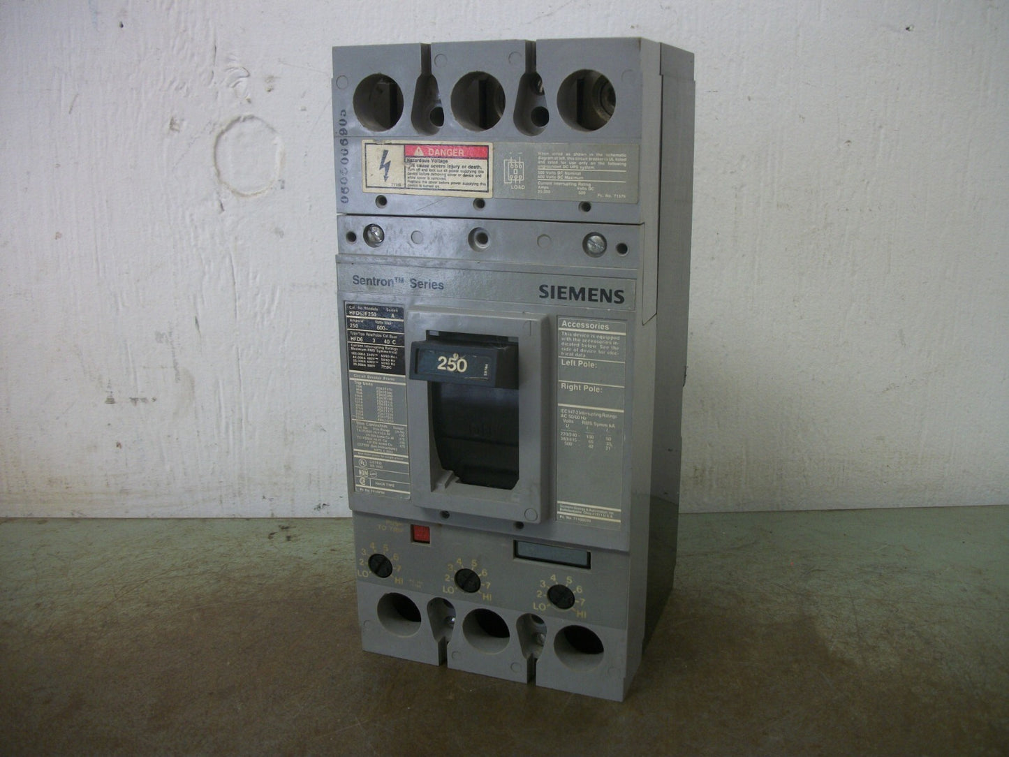 SIEMENS SENTRON HFD6 CIRCUIT BREAKER HFD63F250 250AMP 600VOLT 3POLE