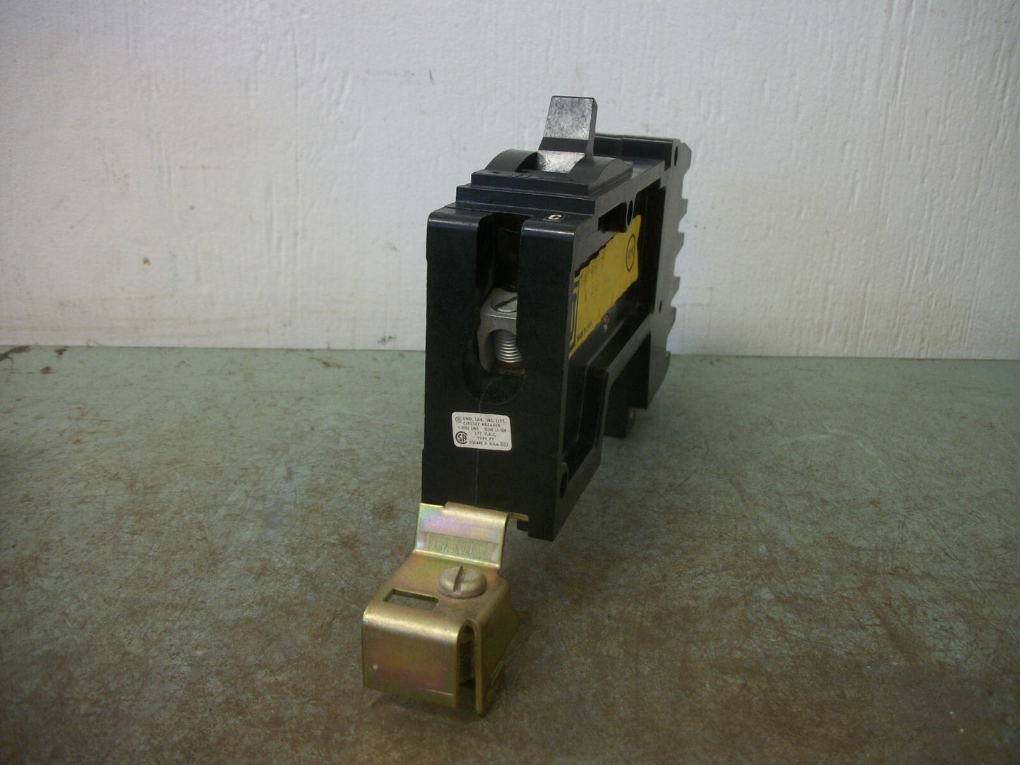 SQUARE D I-LINE FY CIRCUIT BREAKER FY14020C 20AMP 277VOLT 1POLE BLACK