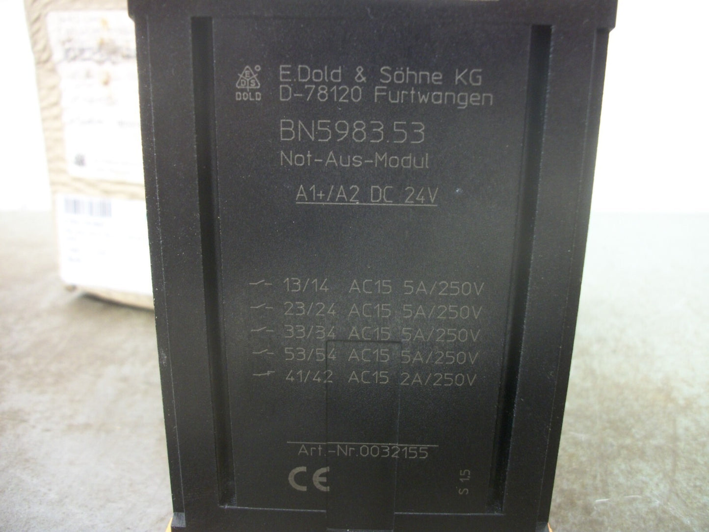 E. DOLD & SOHNE SAFEMASTER BN5983.53 SAFETY RELAY 0032155 NIB