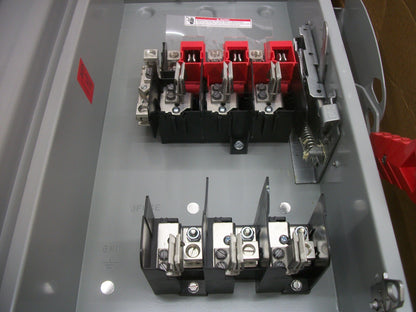 SIEMENS DISCONNECT TYPE 3R HF363NR 100AMP 600VOLT 3POLE FUSIBLE NIB