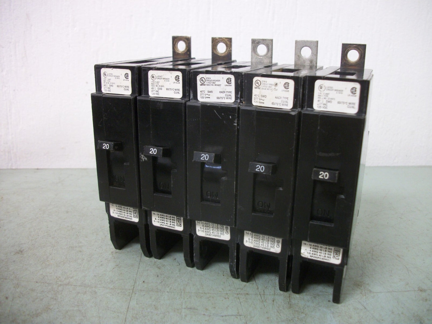 CUTLER-HAMMER LOT OF 5 GHB CIRCUIT BREAKERS GHB1020 20AMP 277VOLT 1POLE