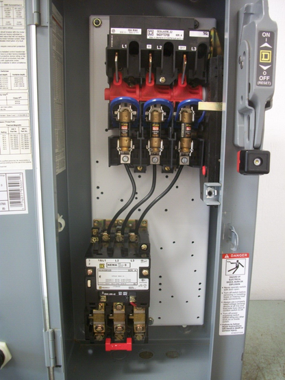 SQUARE D STARTER COMBO SIZE 0 TYPE 1 8536SBO2S 120VCOIL 600V 3PH 30AMP FUSIBLE