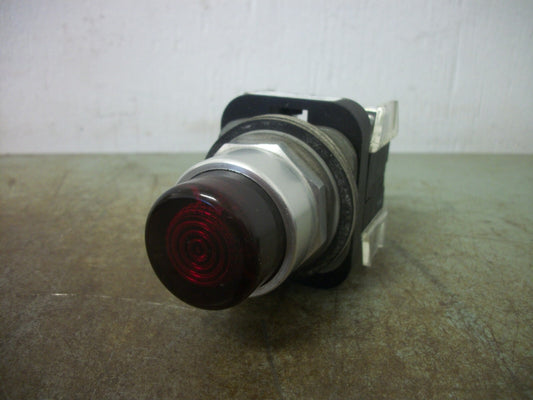 ALLEN-BRADLEY RED ILLUMINATED MOMENTARY PUSHBUTTON 800T-QB24R 24VOLT