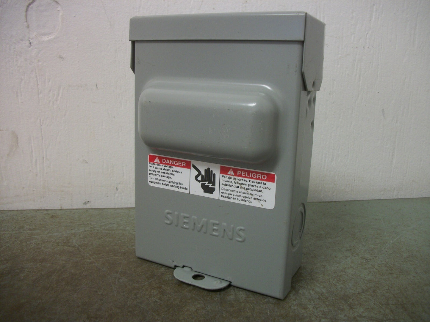 SIEMENS NON-AUTOMATIC SWITCH TYPE 3R WNAS2060 60AMP 240VOLT NON-FUSIBLE NOB