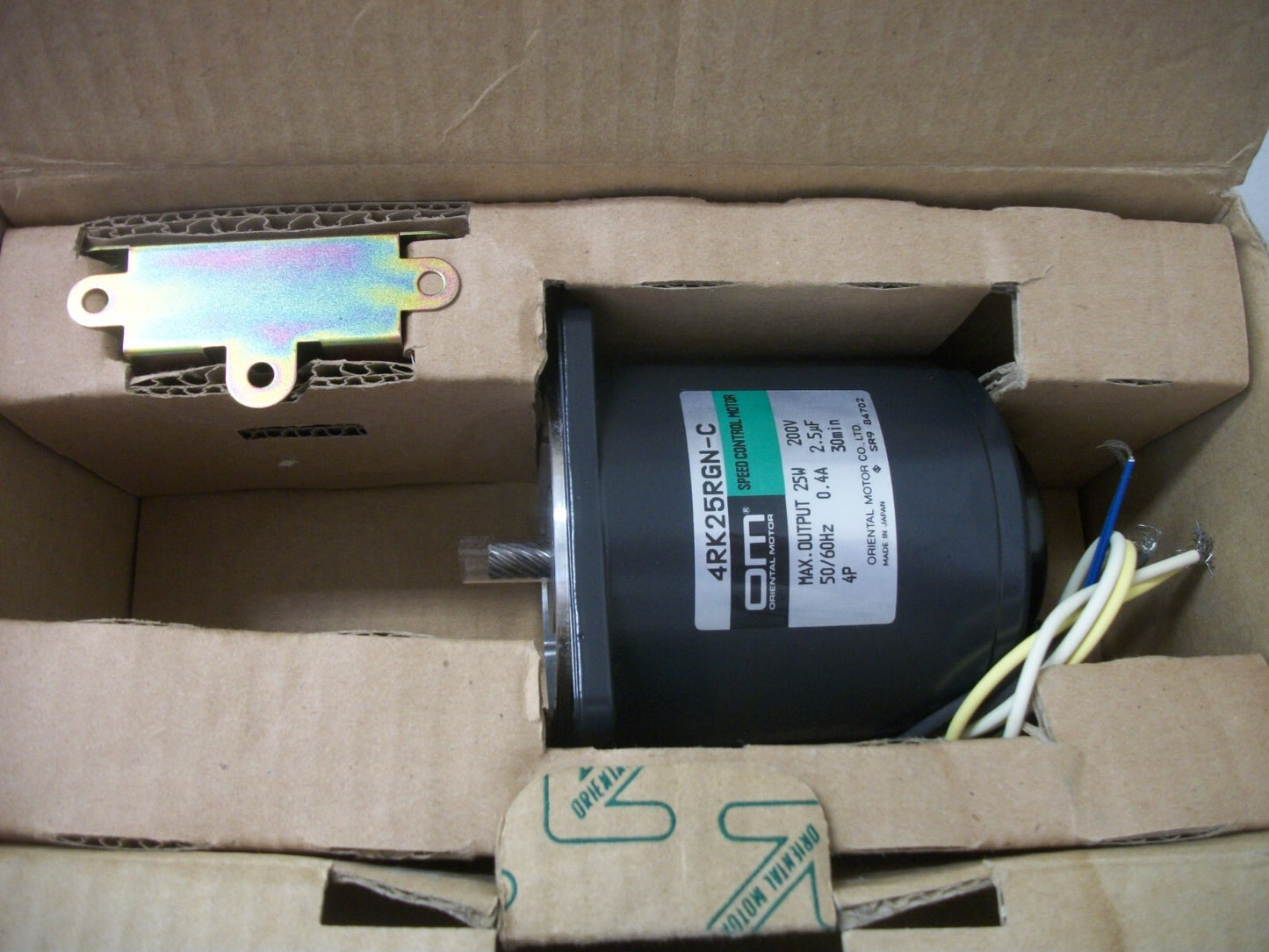 ORIENTAL MOTOR SPEED CONTROL MOTOR 4RK25RGN-C 25W 200VOLT 0.4AMP 2.5uF NIB