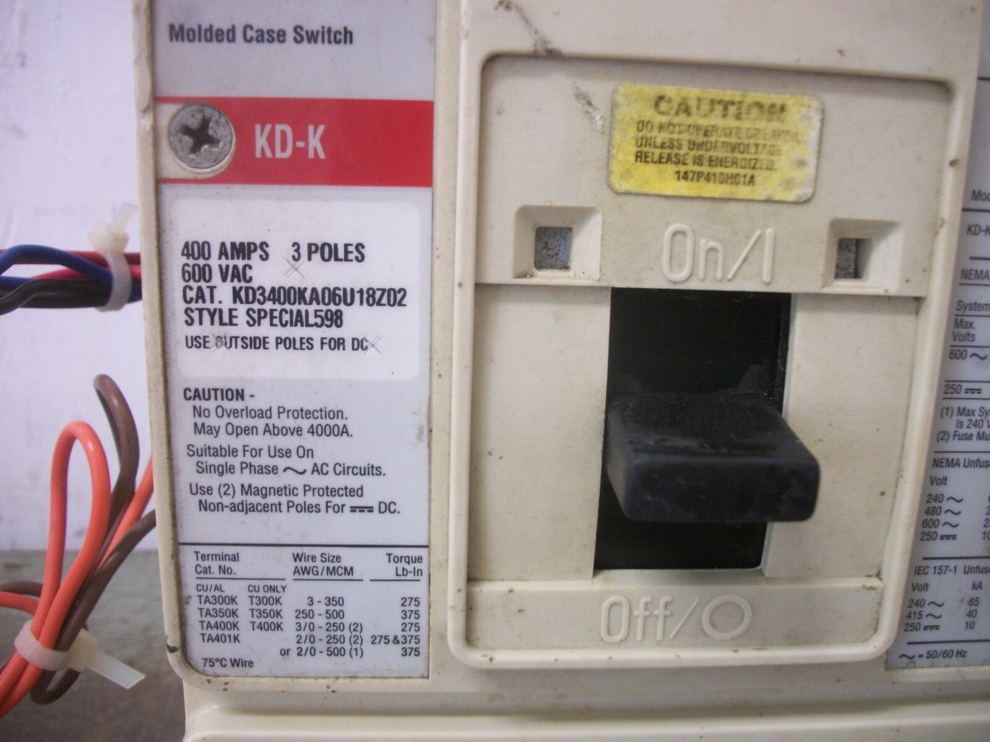 CUTLER-HAMMER KD-K MOLDED CASE SWITCH KD3400KA06U18Z02 400A 600V 3P W/ UV & AUX