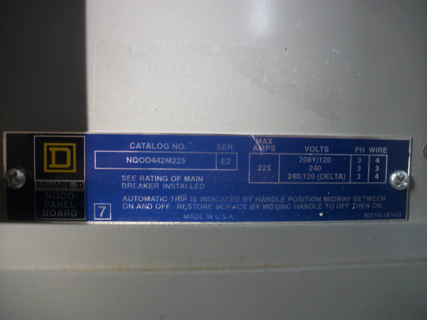 SQUARE D NQOD PANELBOARD NQOD442M225 225AMP 208Y/120/240VOLT 3PH W/200A MAIN