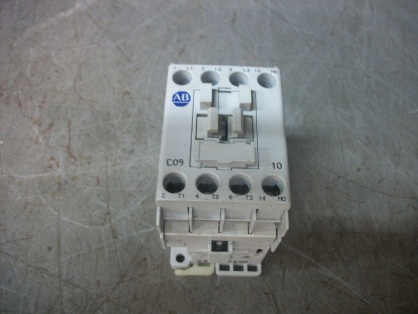 ALLEN-BRADLEY CONTACTOR 100-C09*10 25AMP 120VCOIL 3PH 600V 7.5HP