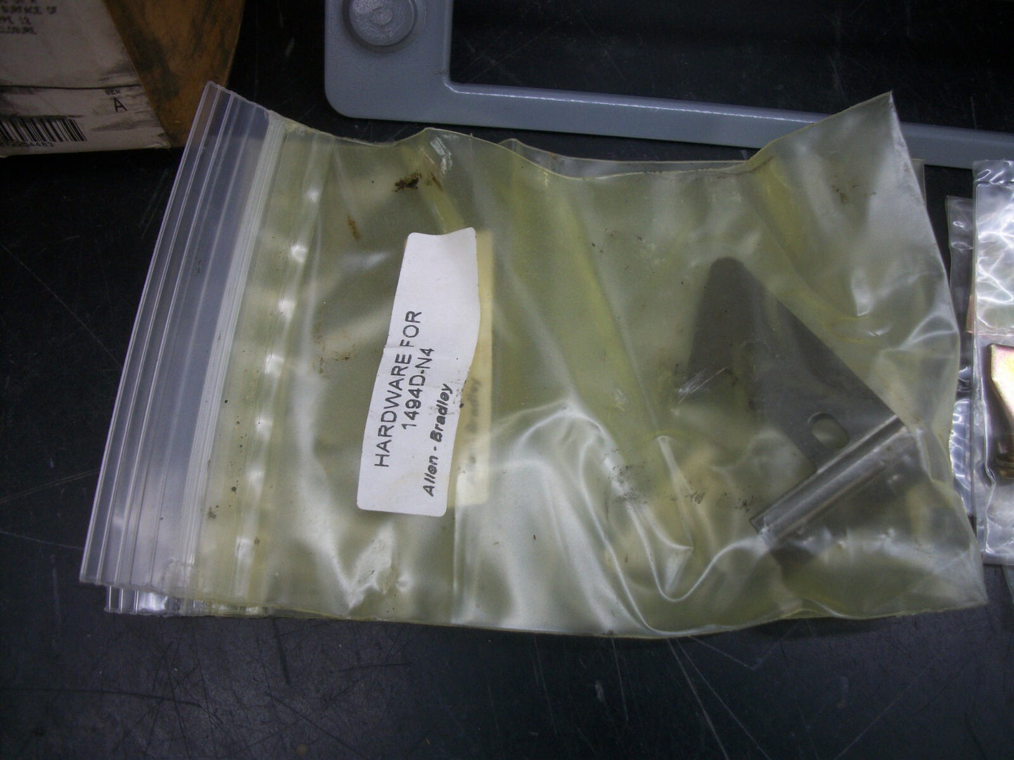 ALLEN-BRADLEY FLANGE MOUNTED CIRCUIT BREAKER OPERATOR MECHANISM 1494D-N4 NIB