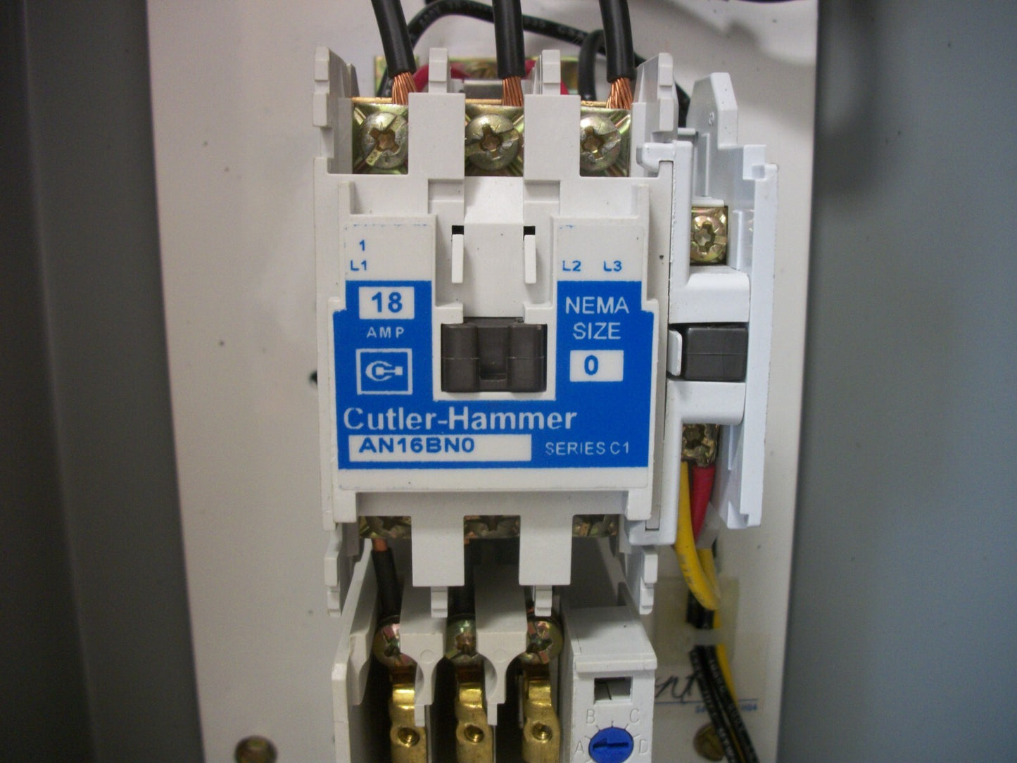CUTLER-HAMMER STARTER COMBO SIZE 0 TYPE 1 AN16BN0 120VCOIL 30AMP FUSIBLE NOB
