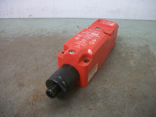 ALLEN-BRADLEY GUARDMASTER SAFETY INTERLOCK SWITCH MT-GD2