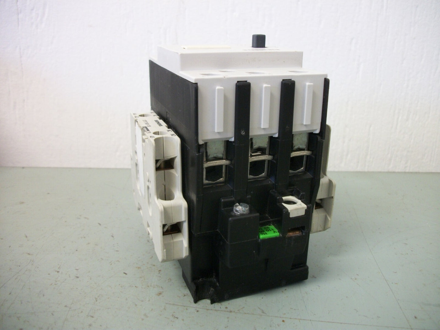 SIEMENS CONTACTOR 3TF4422-0A 55AMP 110VCOIL 3PH 600V 25HP