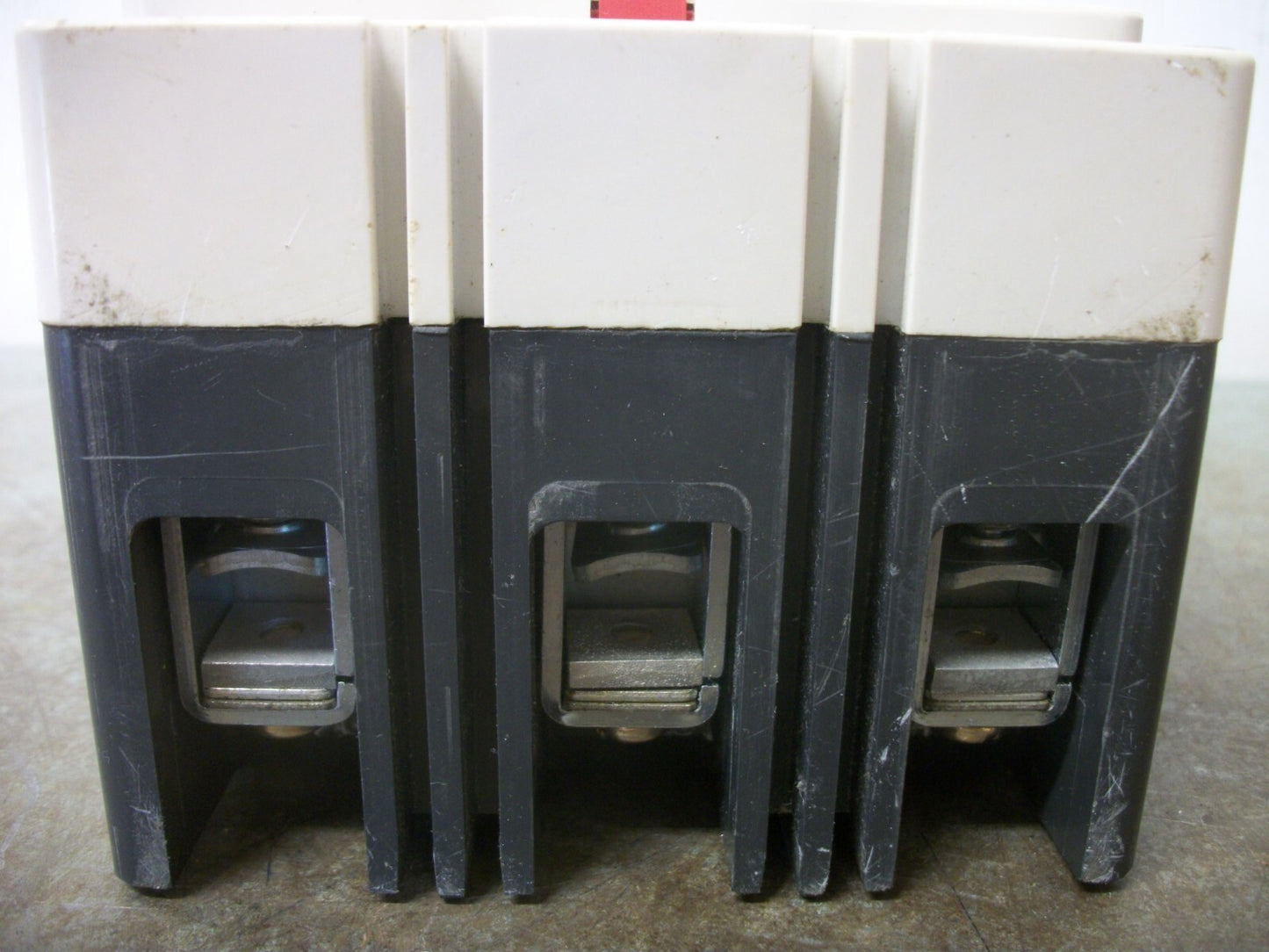 CUTLER-HAMMER FD CIRCUIT BREAKER FD3100 100AMP 600VOLT 3POLE RED NOB