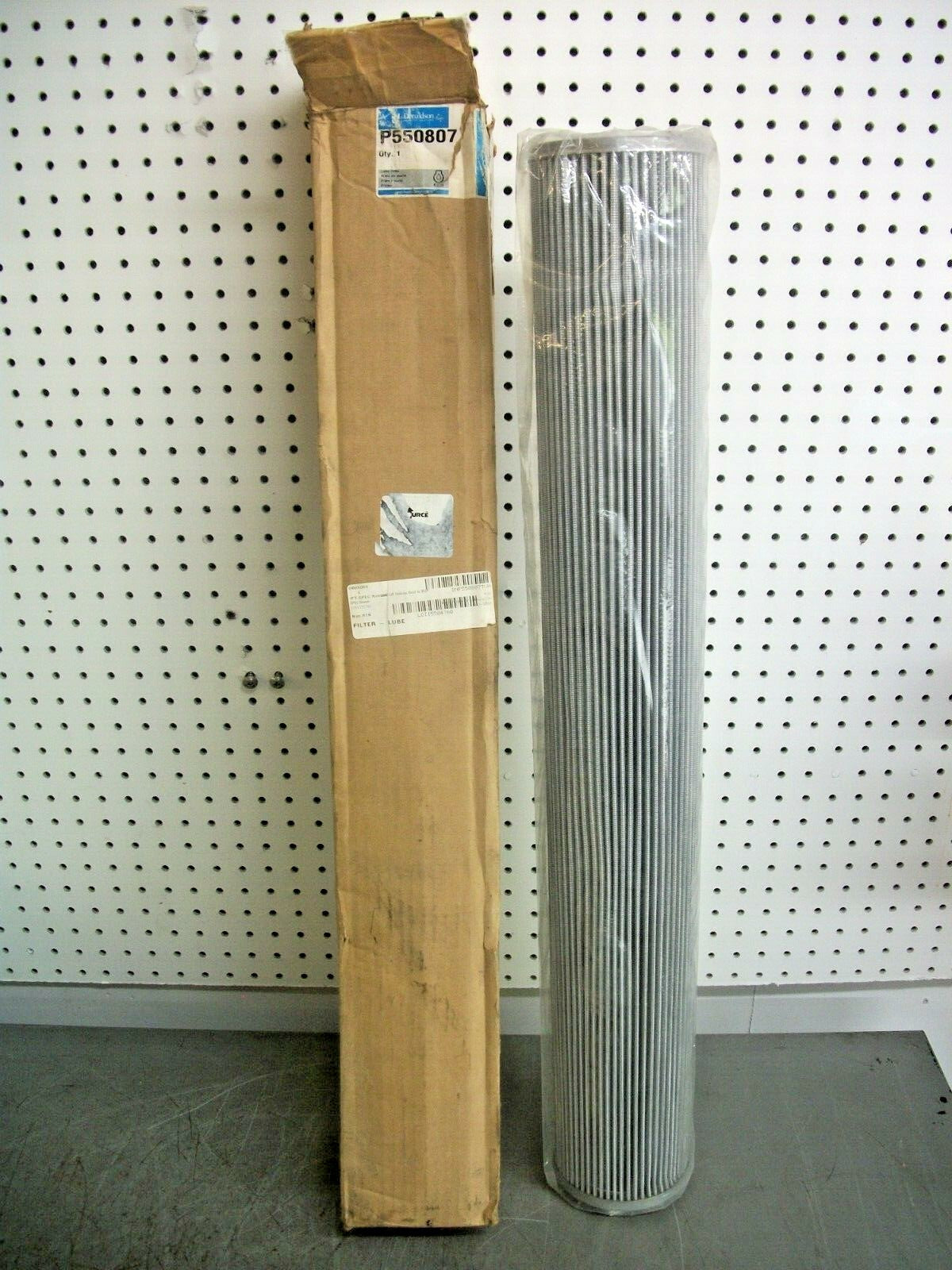 DONALDSON OIL LUBE FILTER P550807 NIB