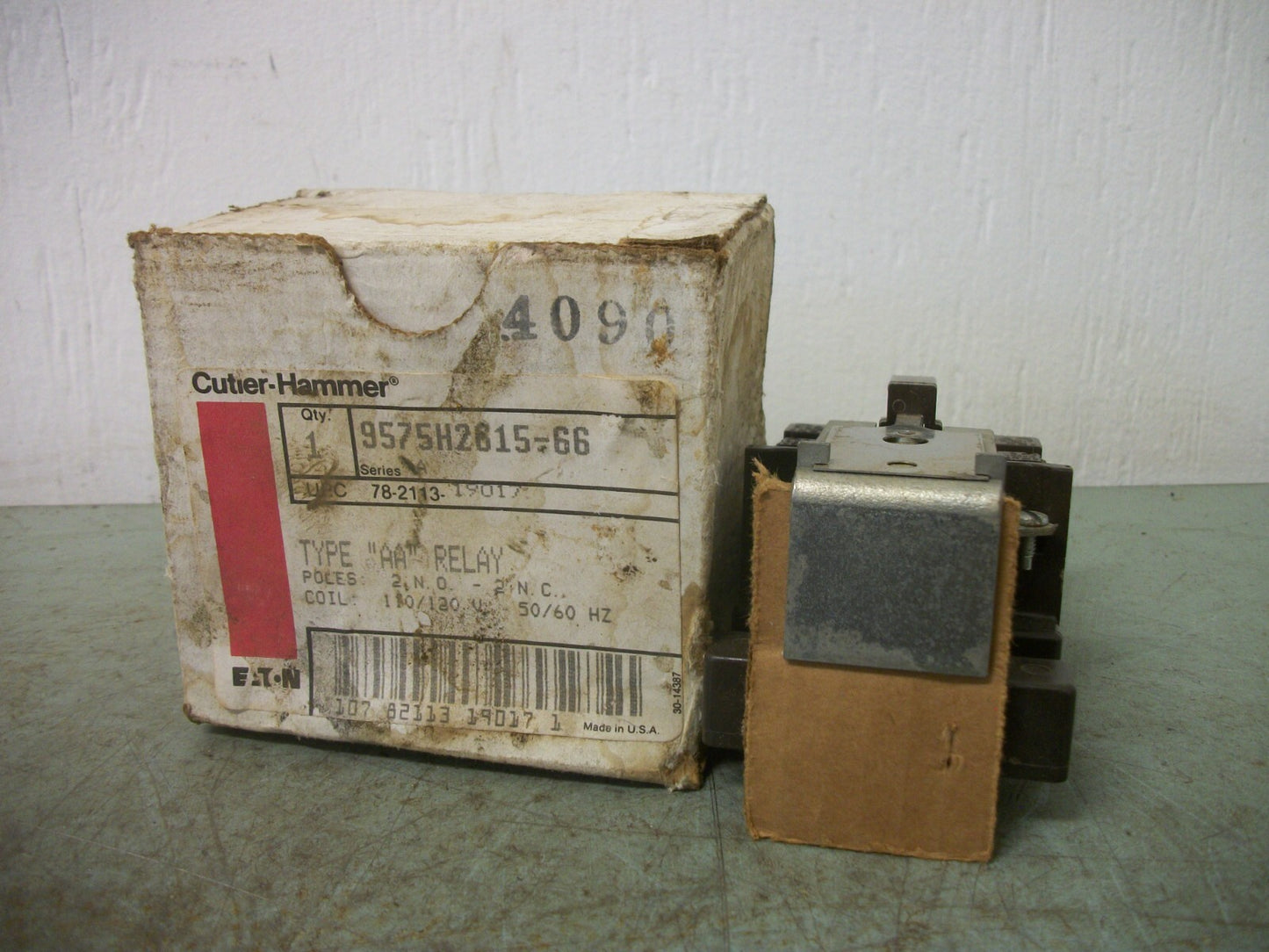 CUTLER-HAMMER TYPE AA RELAY 9575H2615-66 12AMP 120VCOIL 600V 2POLE NIB