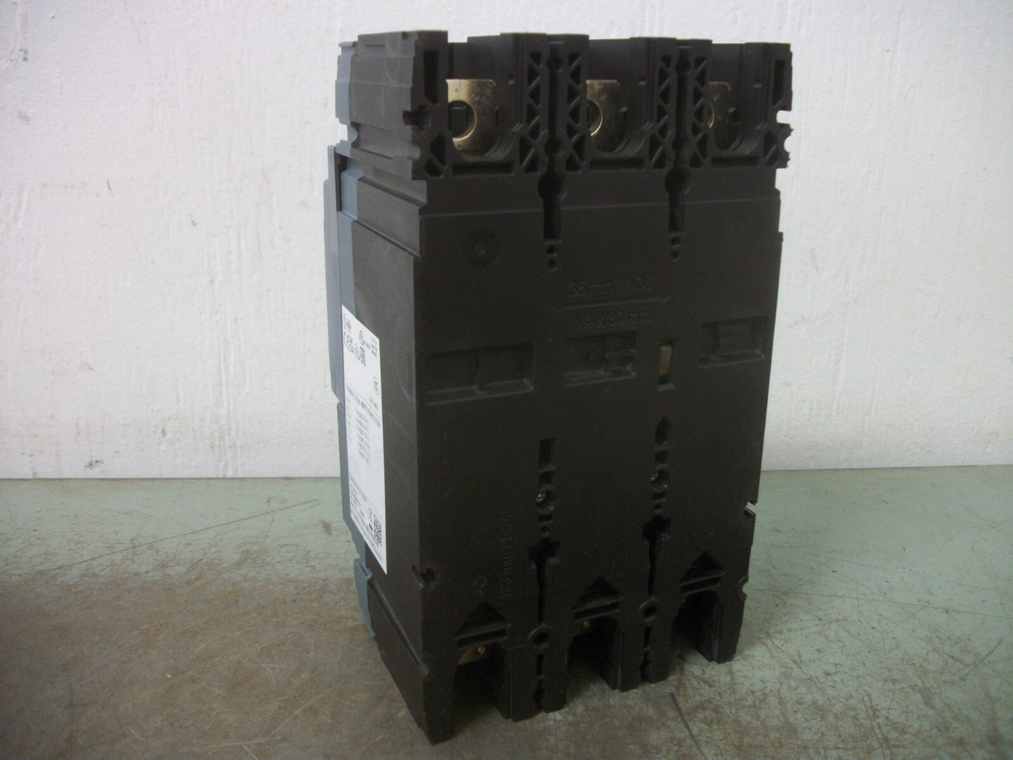 SIEMENS 3VA5 CIRCUIT BREAKER 3VA5270-7EC31-0AA0 70AMP 600VOLT 3POLE NOB