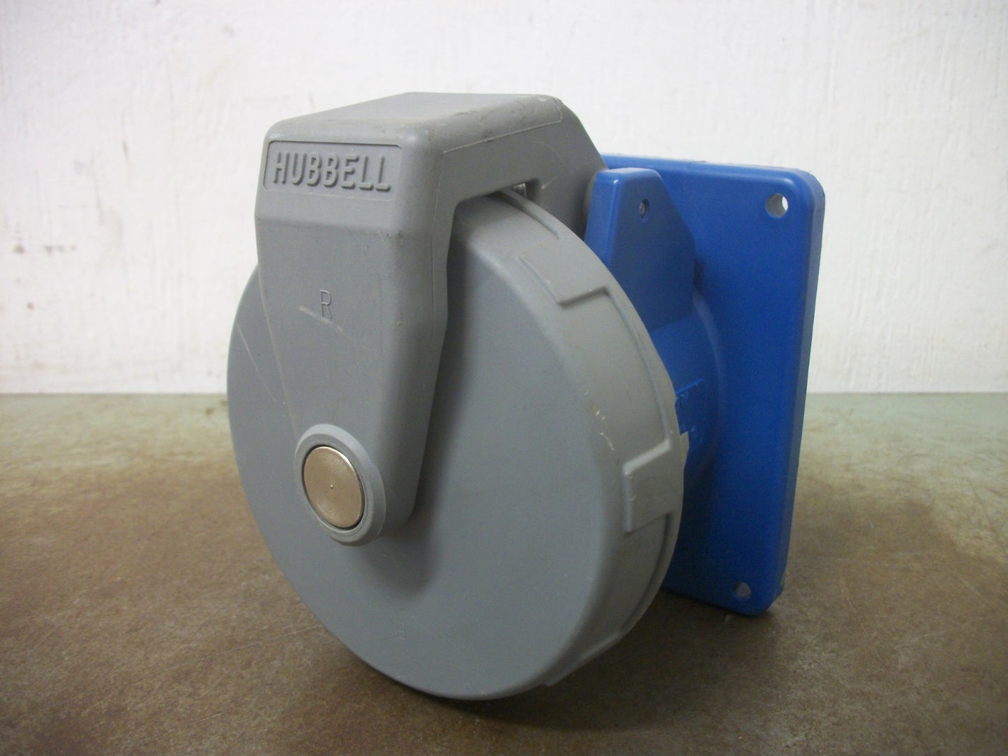 HUBBELL PIN & SLEEVE RECEPTACLE HBL560R9W 60AMP 120/208VOLT 3PH 3P+N+GRND