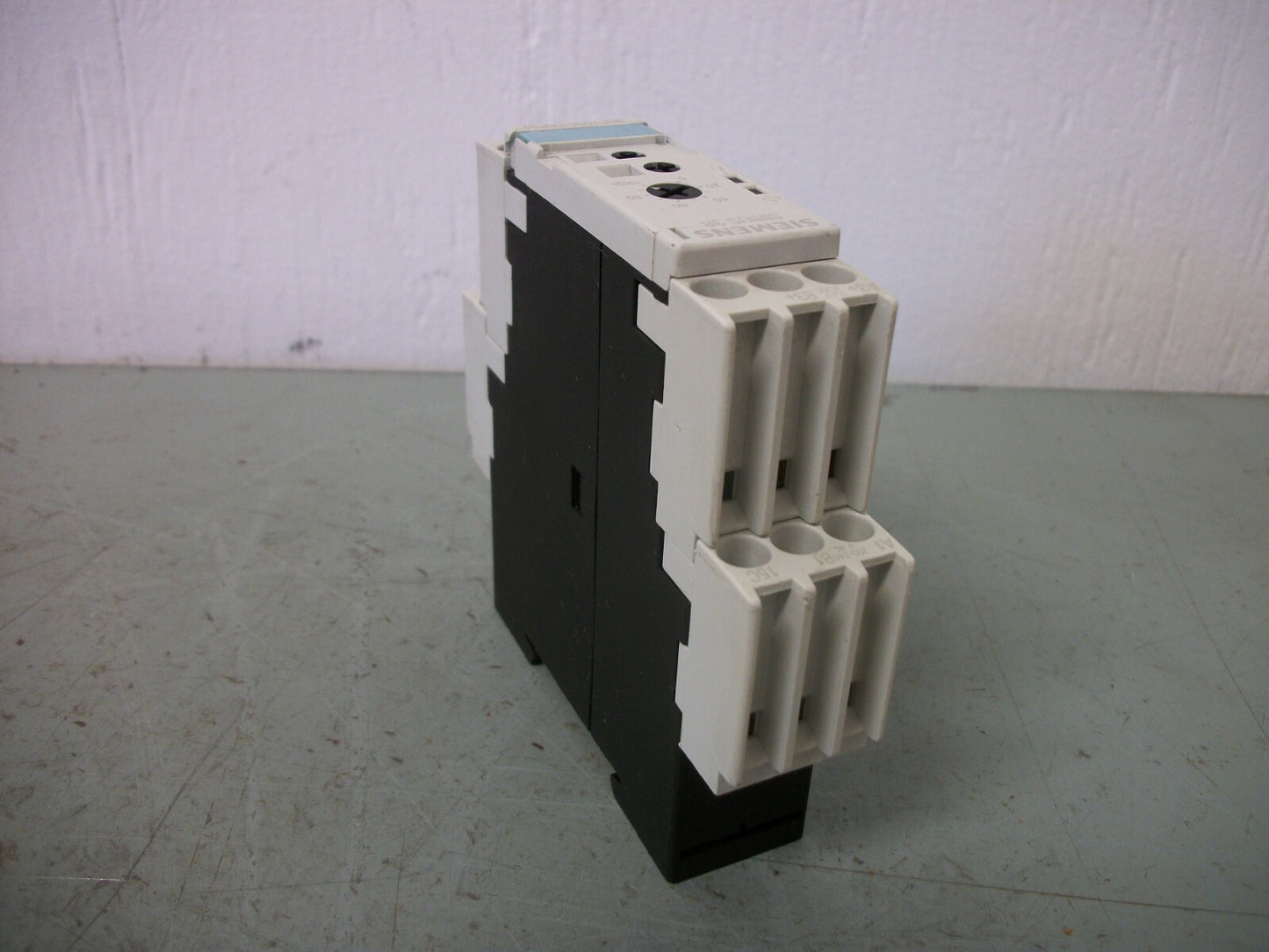 SIEMENS SIRIUS 3R TIMING RELAY MODULE 3RP1505-1AP30 0.05SEC-100HOUR