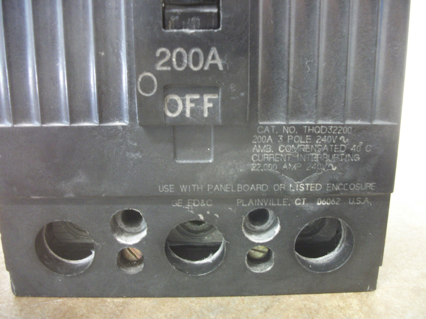 GE THQD CIRCUIT BREAKER THQD32200 200AMP 240VOLT 3POLE