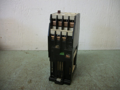 SIEMENS CONTACTOR 3TB4017-0B 10AMP 24VCOIL 3PH 600V 7.5HP