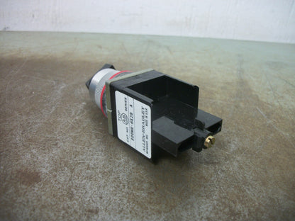 ALLEN-BRADLEY 2-POSITION MAINTAINED SELECTOR SWITCH 800MR-HX2B NOB