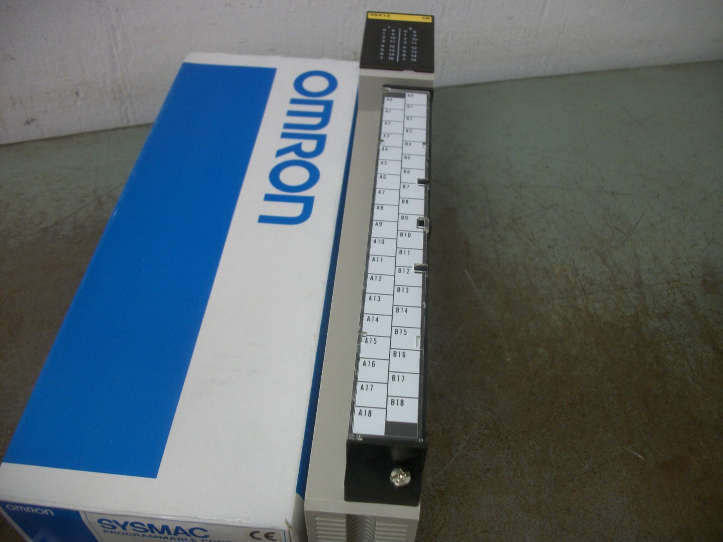 OMRON SYSMAC OD412 OUTPUT UNIT C500-OD412 3G2A5-OD412 NIB