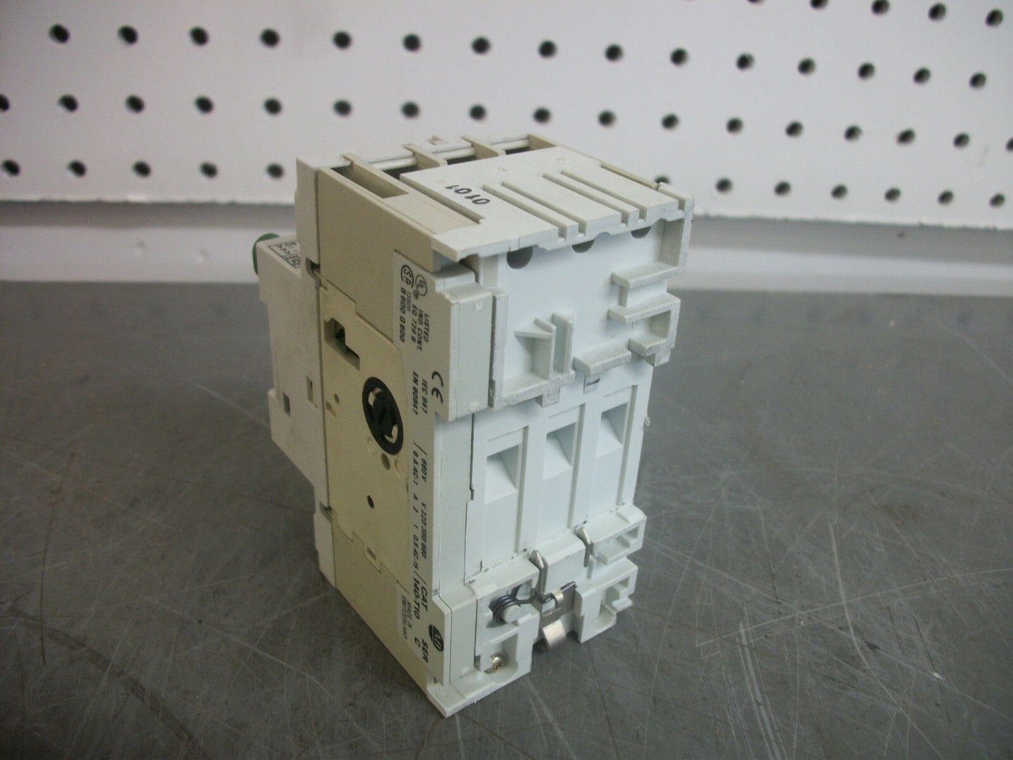 ALLEN-BRADLEY MOTOR CIRCUIT BREAKER 140-MN-0250 1.6-2.5AMP