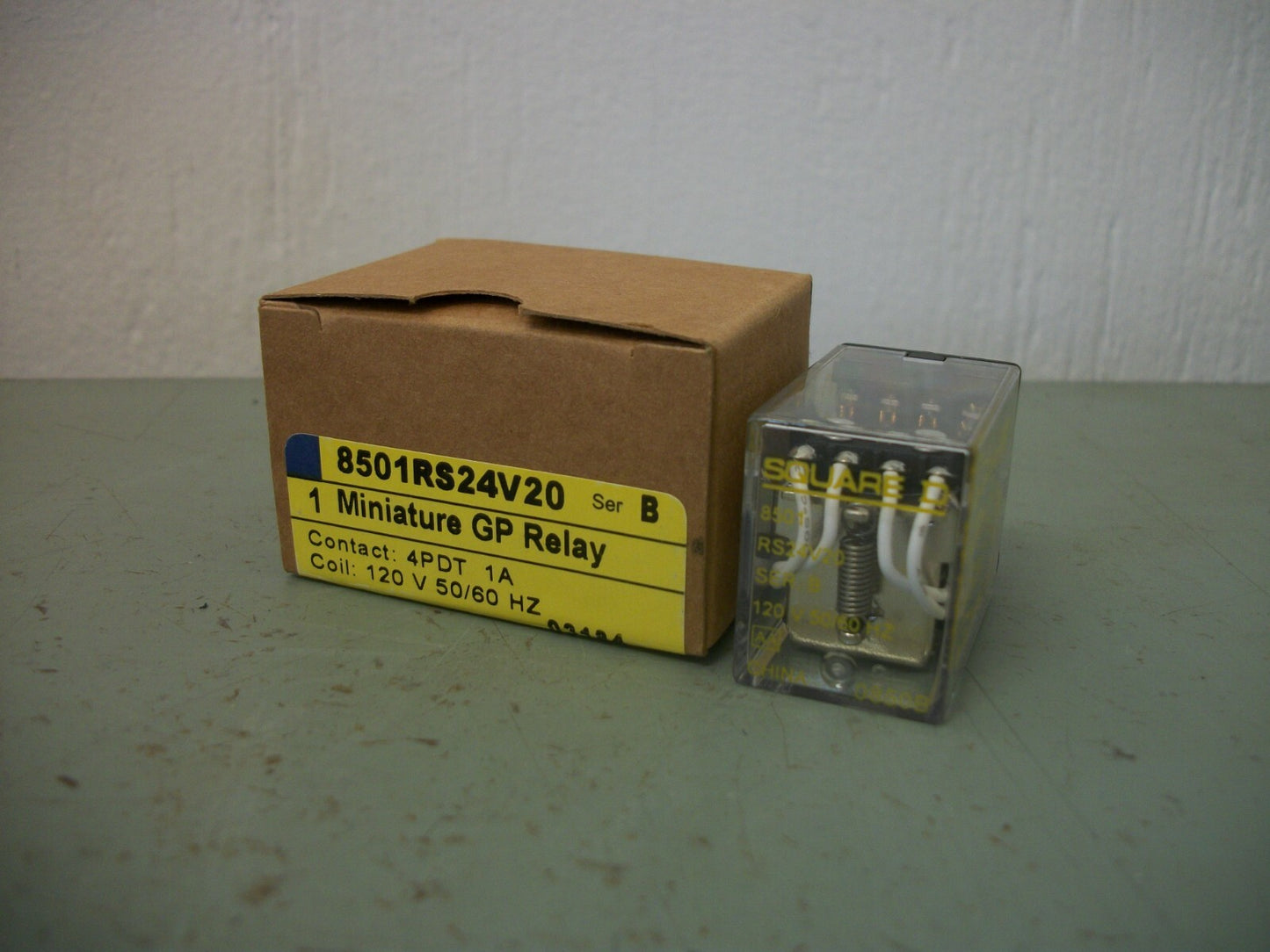 SQUARE D 4PDT MINI GP RELAY 8501RS24V20 1AMP 120VOLT NIB
