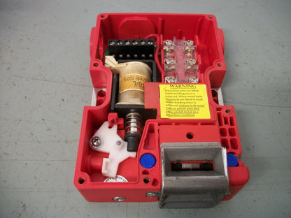 ALLEN-BRADLEY GUARDMASTER TLS2-GD2 SAFETY INTERLOCK SWITCH 440G-T27180 SERIES C