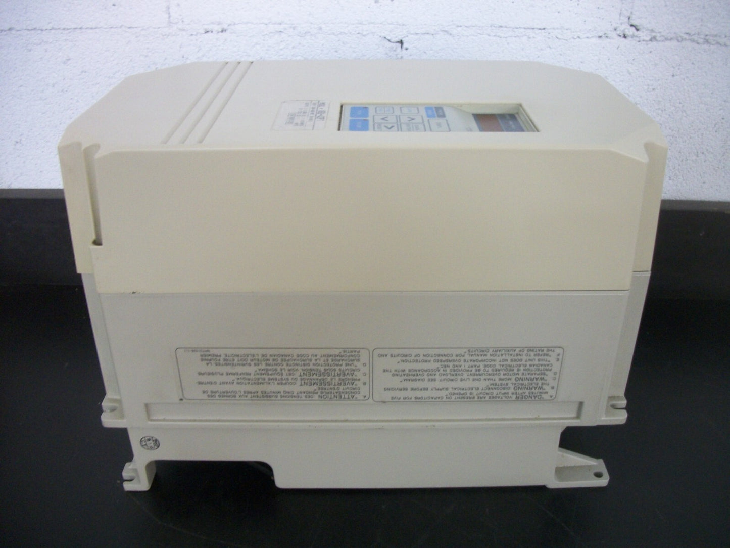 YASKAWA 5HP VARIABLE FREQUENCY DRIVE CIMR-VGU43P7 460VOLT 3PH 5KVA 8AMP