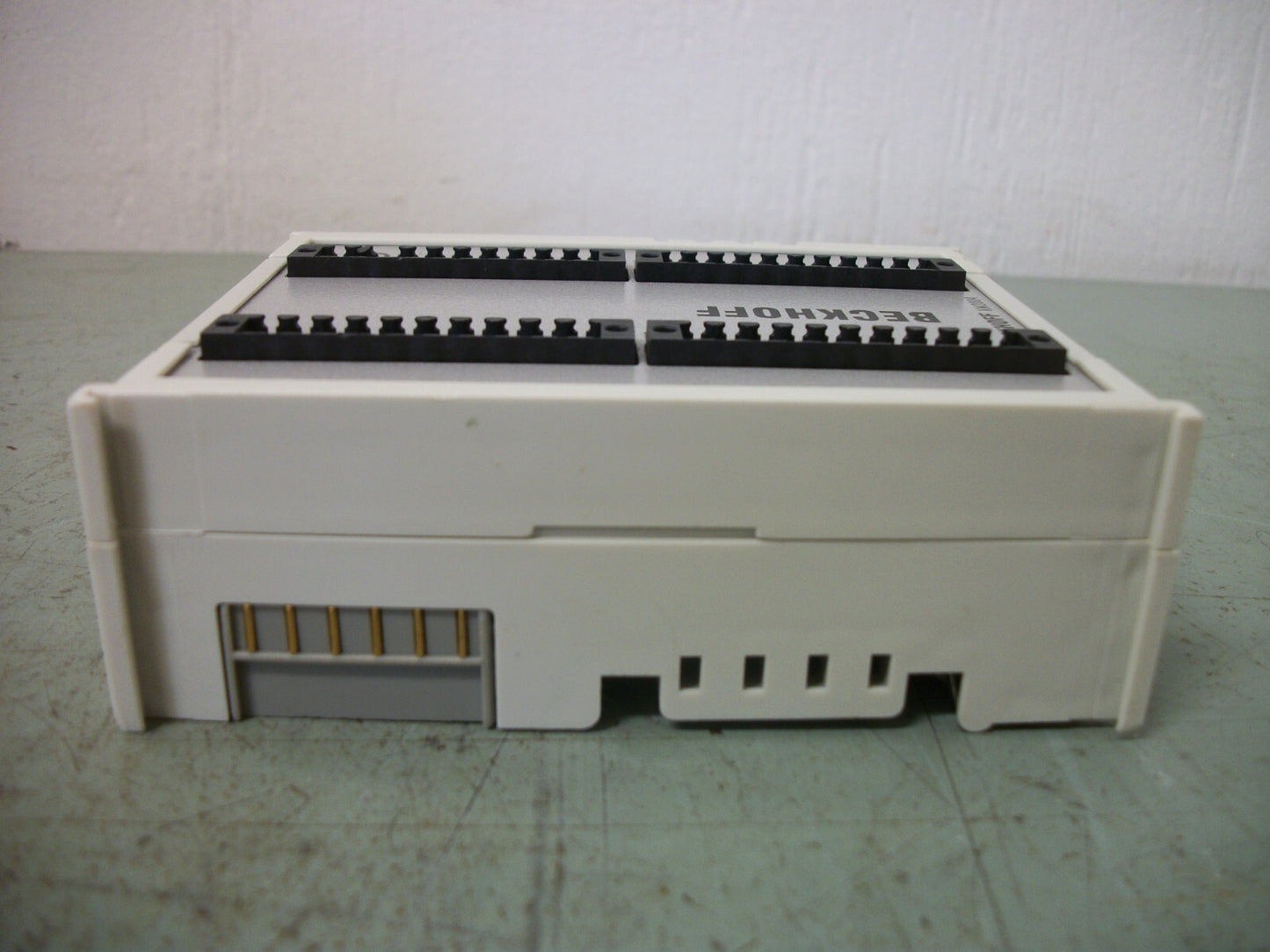 BECKHOFF 32-CHANNEL DIGITAL OUTPUT TERMINAL KM2004 USED